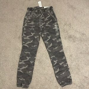 American eagle camo pants